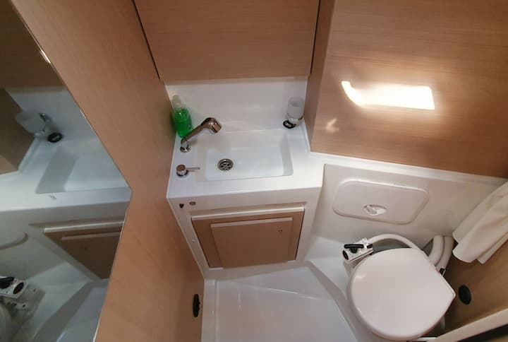 Voilier Beneteau Oceanis 37.1 (2024) pour Charter - Split | #19622 - 17