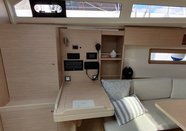 Voilier Beneteau Oceanis 37.1 (2024) pour Charter - Split | #19622 - 11