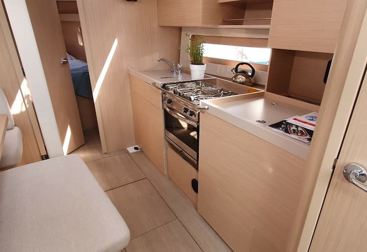 Voilier Beneteau Oceanis 37.1 (2024) pour Charter - Split | #19622 - 13