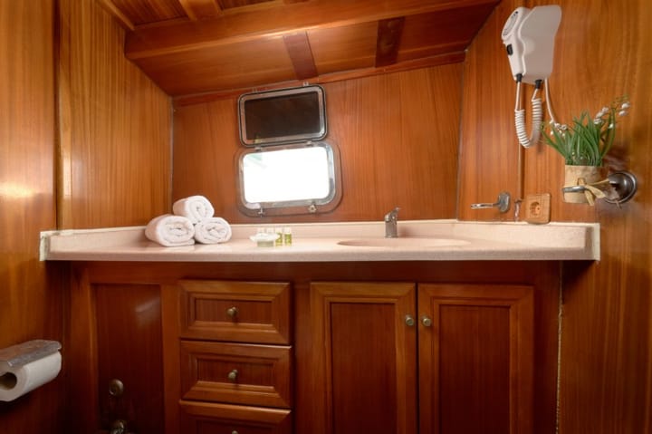 Fait sur mesure Gulet (2006) for Charter - Kaštel Gomilica | #19633 - 13