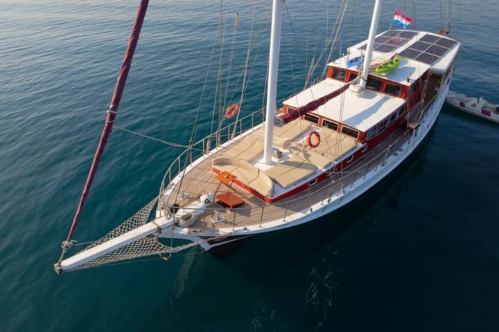 Fait sur mesure Gulet (2006) for Charter - Kaštel Gomilica | #19633 - 26