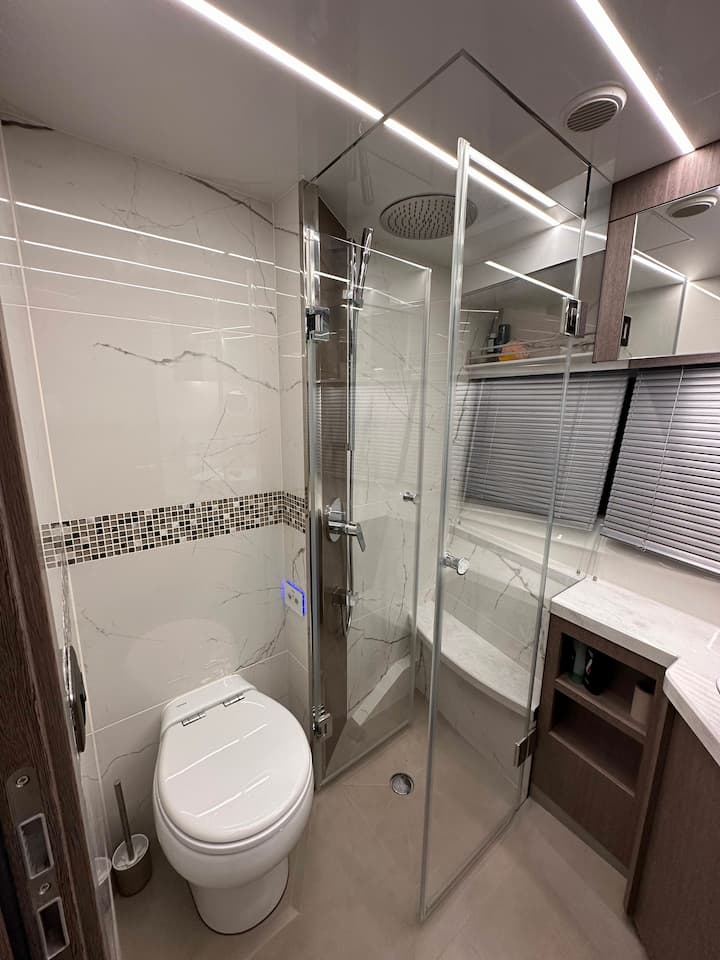 Motor Yacht Galeon 680 Fly (2023) for Charter - Dubrovnik | #19712 - 33