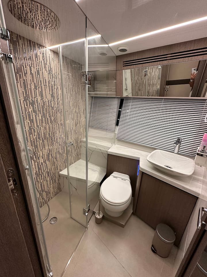 Motor Yacht Galeon 680 Fly (2023) for Charter - Dubrovnik | #19712 - 32