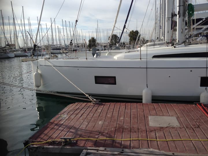  Barca a vela Beneteau Oceanis 51.1 (2018) per Noleggio, overcloccabile Gouvia | #19750 - 3