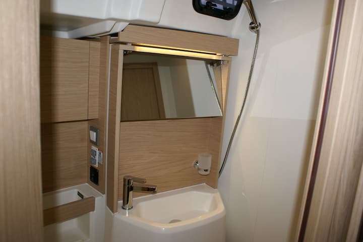  Barca a vela Beneteau Oceanis 51.1 (2018) per Noleggio, overcloccabile Gouvia | #19750 - 13