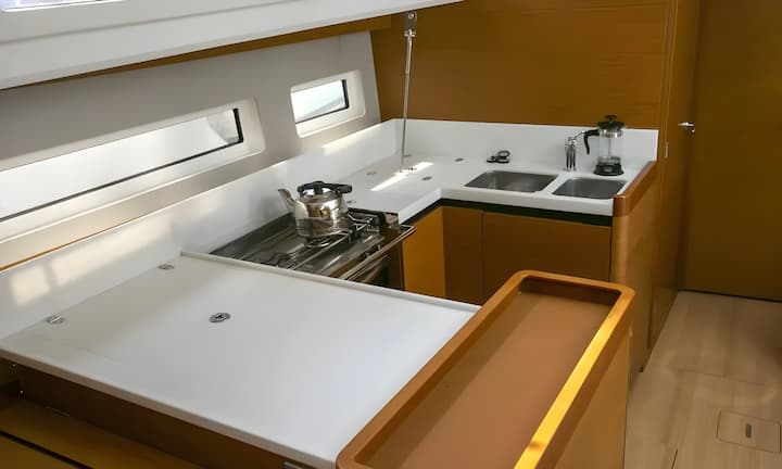 Sailboat Jeanneau Sun Odyssey 440 (2024) for Charter - Nea Peramos - Attica | #20233 - 11