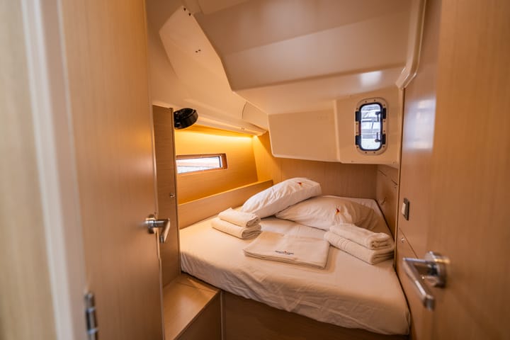  Barca a vela Beneteau Oceanis 40.1 (2024) per Noleggio, overcloccabile Salerno | #20303 - 9