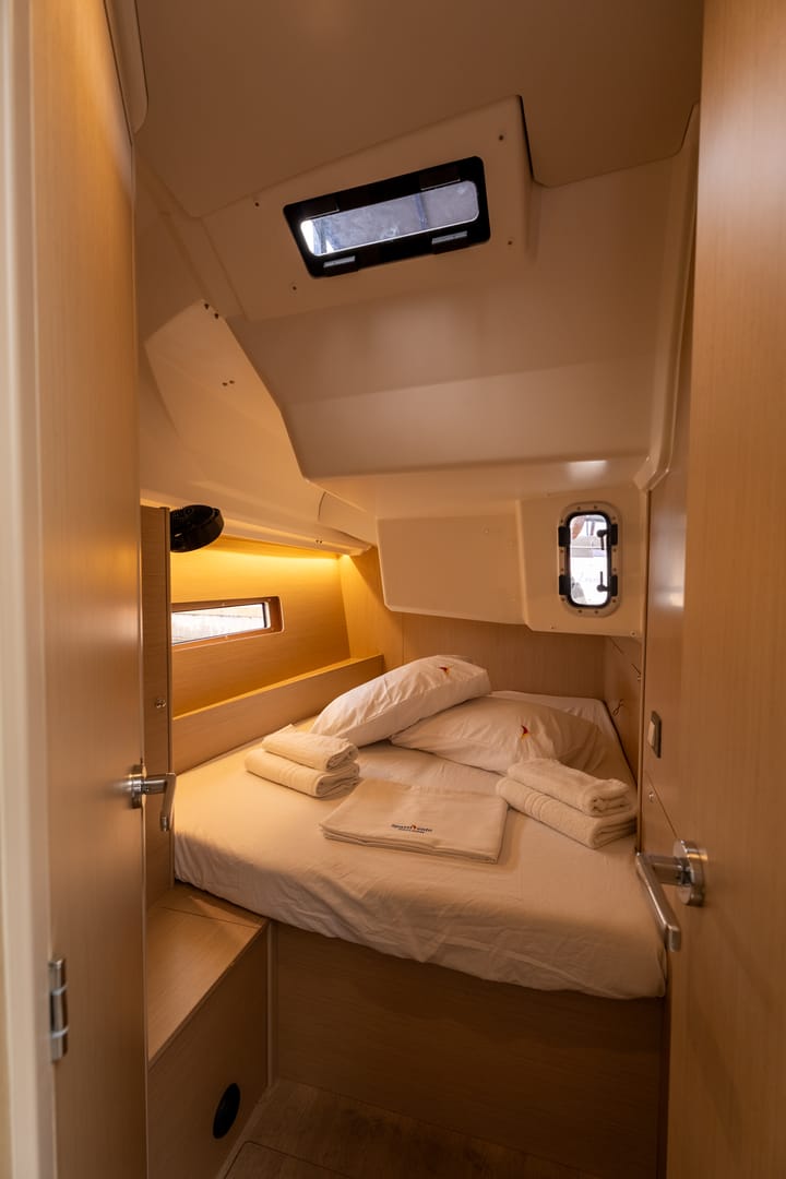  Barca a vela Beneteau Oceanis 40.1 (2024) per Noleggio, overcloccabile Salerno | #20303 - 14