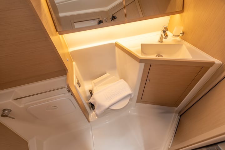  Barca a vela Beneteau Oceanis 40.1 (2024) per Noleggio, overcloccabile Salerno | #20303 - 3