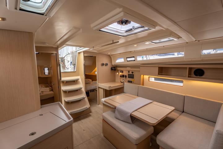  Barca a vela Beneteau Oceanis 40.1 (2024) per Noleggio, overcloccabile Salerno | #20303 - 11