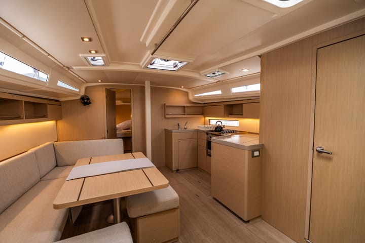  Barca a vela Beneteau Oceanis 40.1 (2024) per Noleggio, overcloccabile Salerno | #20303 - 13