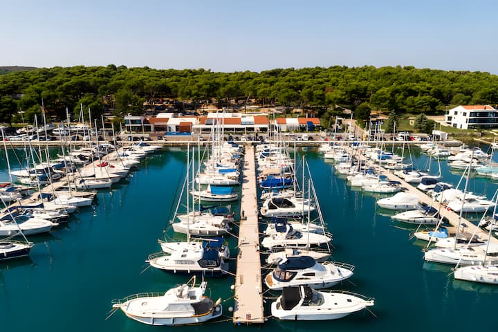 Sailboat Beneteau Oceanis 46.1 (2024) for Charter - Split | #20369 - 39