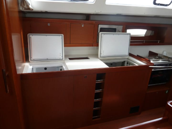  Velero Beneteau Oceanis 50 Family (2011) para Charter - Elefsina | #20558 - 8