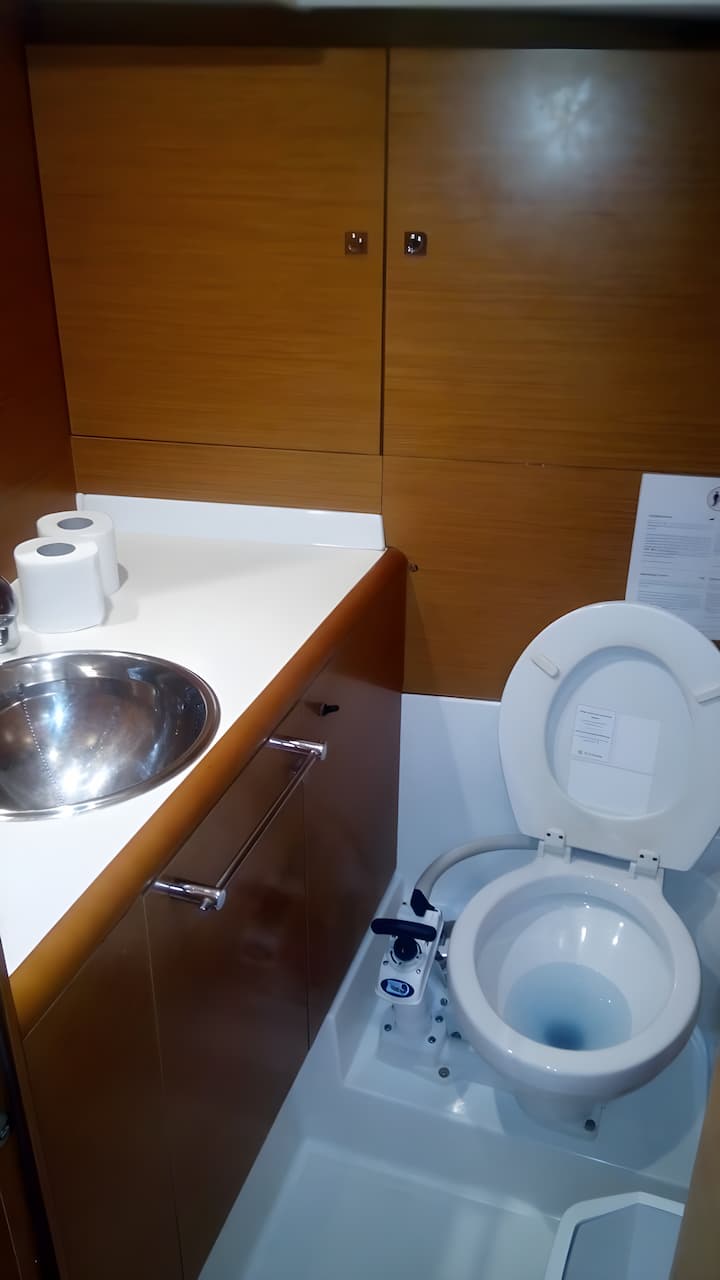 Voilier Jeanneau Sun Odyssey 409 (2013) pour Charter - Portisco | #20619 - 9