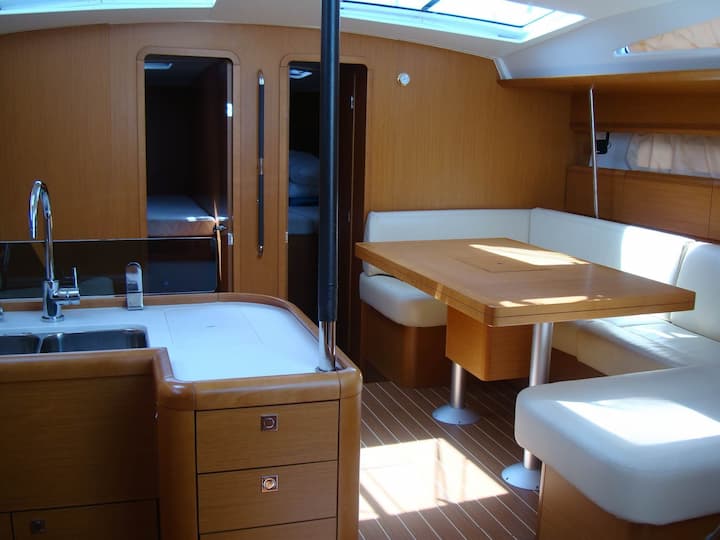  Barca a vela Jeanneau  53 (2011) per Noleggio, overcloccabile Portisco | #20624 - 9