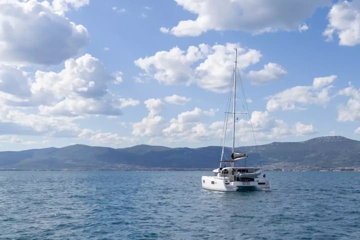 Split 12.8 m For Charter Catamaran - #20721 - 3