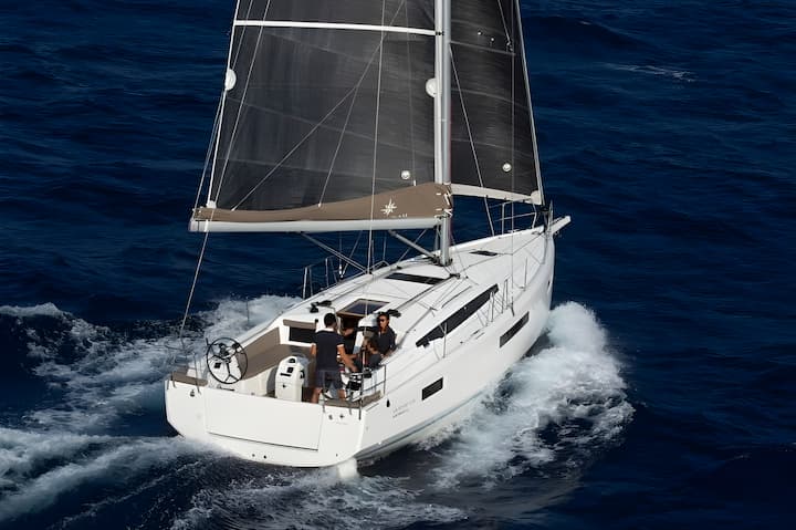 Sailboat Jeanneau Sun Odyssey 410 (2024) for Charter - Palma de Mallorca | #20725 - 5