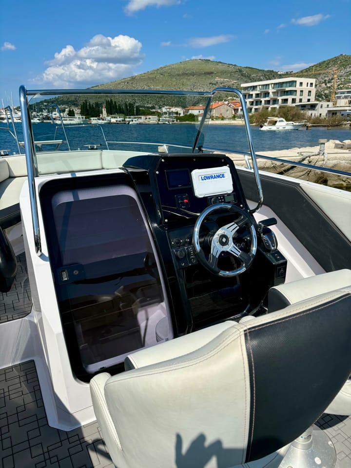 Fatto su misura  Motoscafo (2024) per Noleggio - Trogir | # 20889 - 23