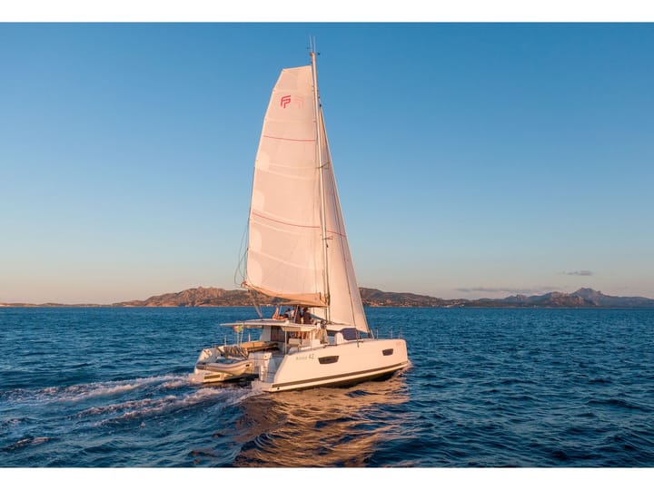 Cannigione 12.59 m Voor Charter Catamaran - #21071 - 1