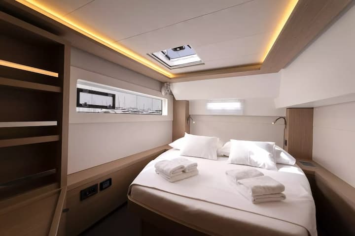 Split 13.99 m Für Charter Katamaran — #21325 - 25