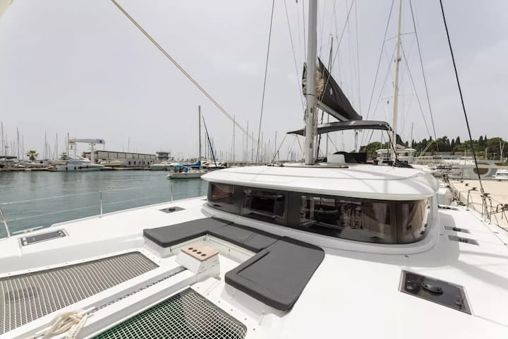 Split 13.99 m Für Charter Katamaran — #21325 - 12