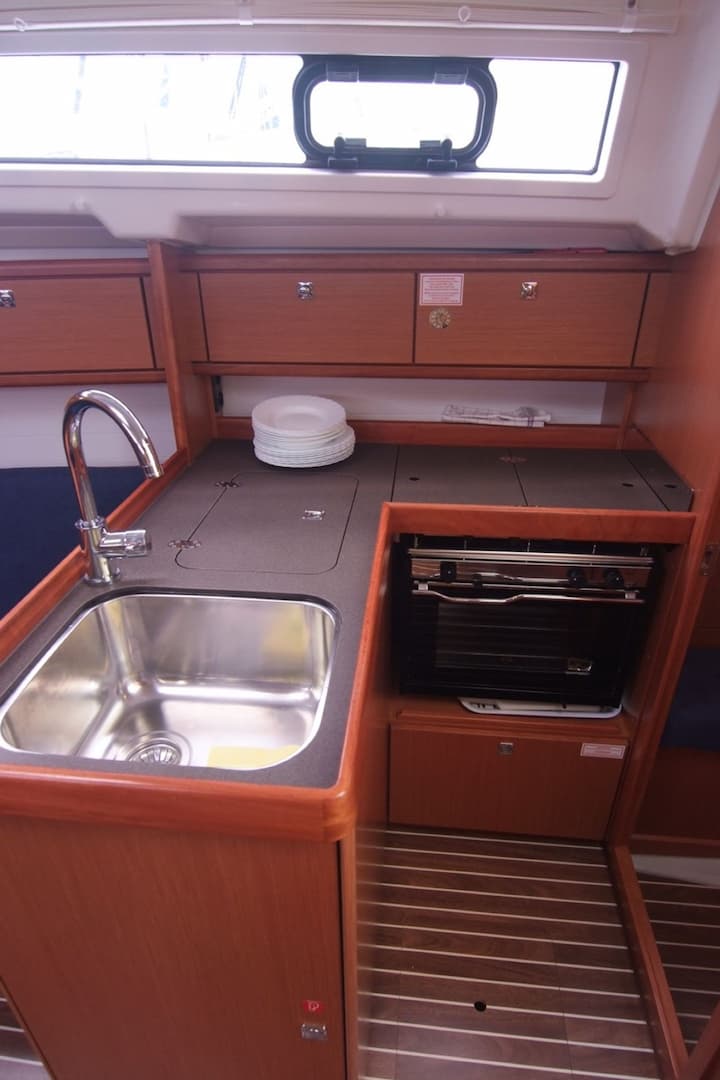 Sailboat Bavaria  33 Cruiser (2015) for Charter - Punat | #21375 - 6