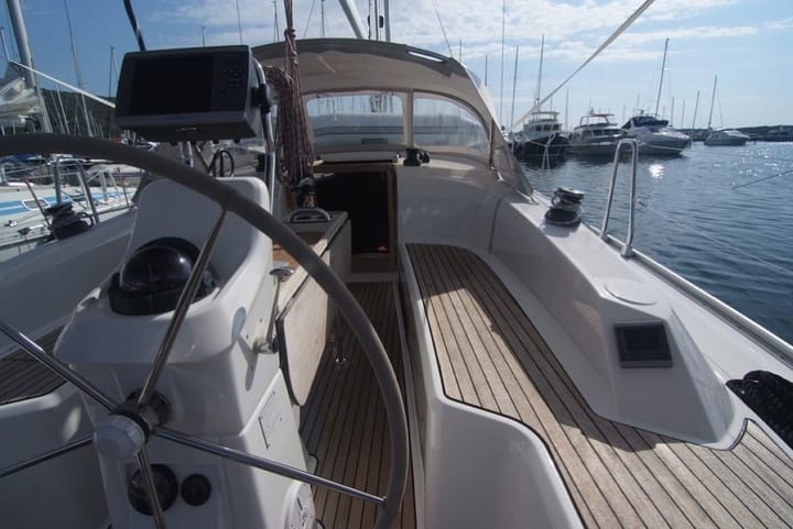 Sailboat Bavaria  33 Cruiser (2015) for Charter - Punat | #21375 - 3
