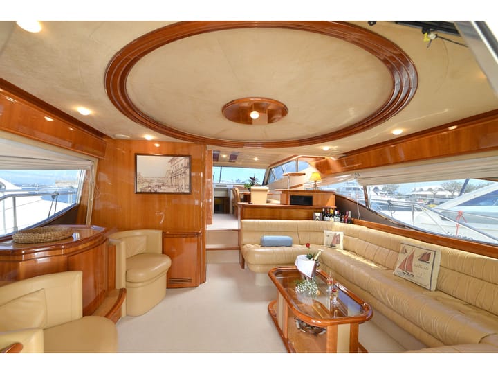  Yate a motor Ferretti Yachts 68 (2000) para Charter - Rodas | #21593 - 2