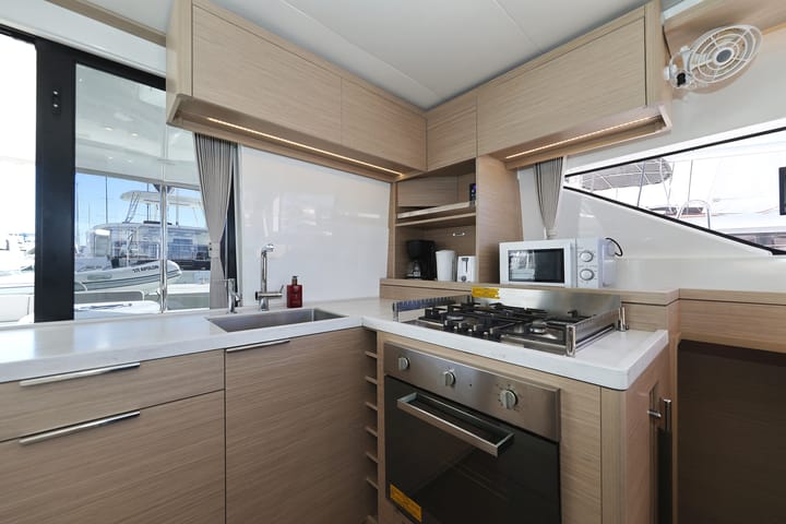  Catamarano Lagoon 51 (2024) per Noleggio, overcloccabile Sukošan | #21718 - 77