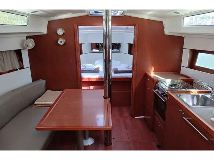  Zeilboot Beneteau Oceanis 38.1 (2017) voor Charter - Lefkada | #21773 - 2