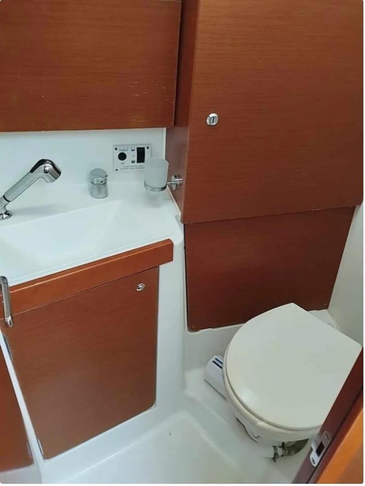  Zeilboot Beneteau Oceanis 38.1 (2017) voor Charter - Lefkada | #21773 - 5