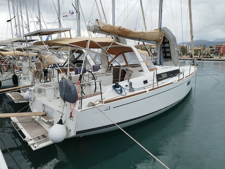  Zeilboot Beneteau Oceanis 38.1 (2017) voor Charter - Lefkada | #21773 - 6