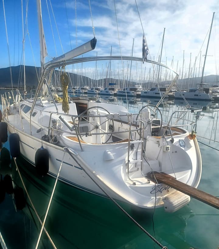 Sailboat Jeanneau Sun Odyssey 40.3 (2002) for Charter - Lefkada | #21864 - 6
