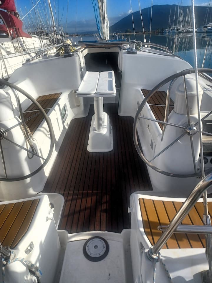 Sailboat Jeanneau Sun Odyssey 40.3 (2002) for Charter - Lefkada | #21864 - 4