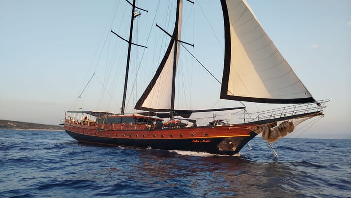 Hecho a medida  Goleta (2004) para Charter - Split | # 22505 - 12
