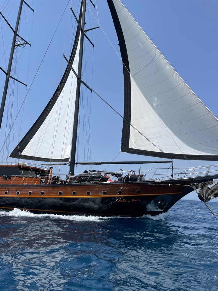 Hecho a medida  Goleta (2004) para Charter - Split | # 22505 - 45