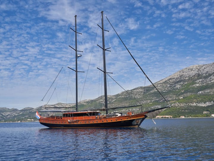Hecho a medida  Goleta (2004) para Charter - Split | # 22505 - 1