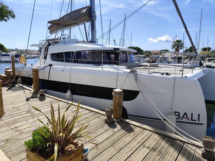 Hyeres 12.75 m Para Charter Catamarán - #22855 - 17