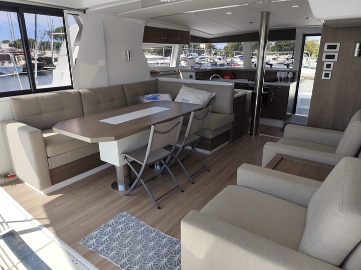 Hyeres 12.75 m Para Charter Catamarán - #22855 - 9