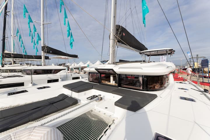 Gesplitst 13.92 m Voor Charter Catamaran - #23207 - 9