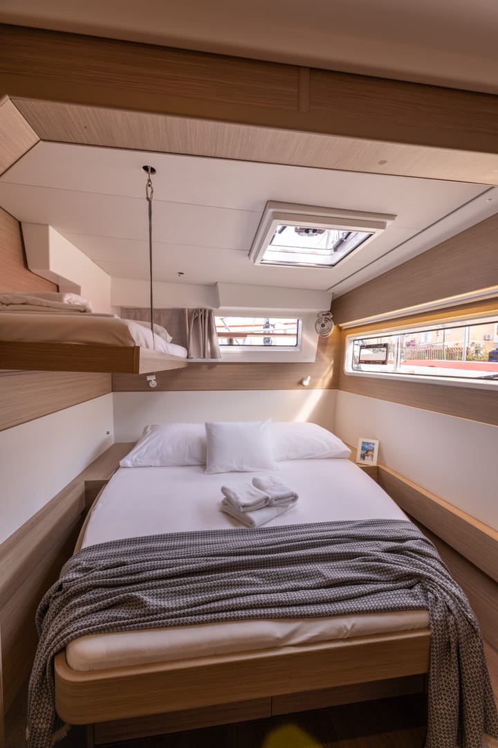 Gesplitst 13.92 m Voor Charter Catamaran - #23207 - 12