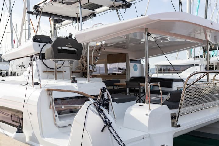 Gesplitst 13.92 m Voor Charter Catamaran - #23207 - 8