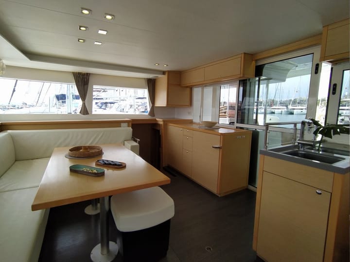 Catamaran Lagoon 450F (2015) for Charter - Athens | #23222 - 2