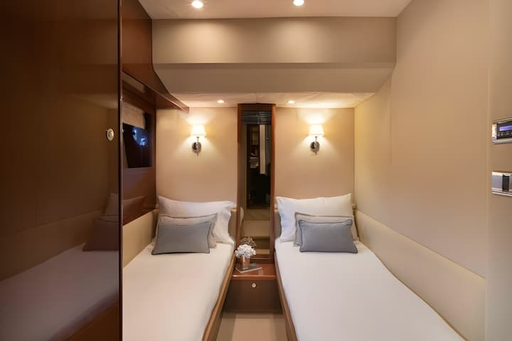 Motor Yacht Princess 62 Fly (2022) for Charter - Kalo Livadi - Mykonos | #23310 - 20