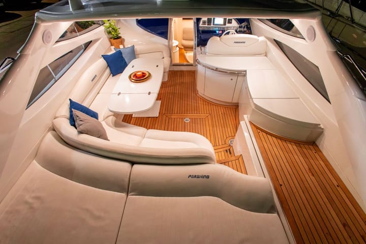 Motoryacht Pershing 52 (2002) für Charter - Piräus | #23365 - 19