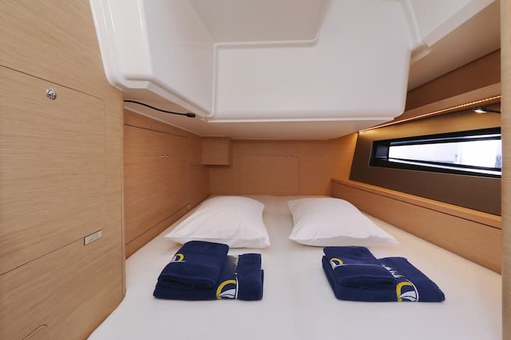 Primosten 12.75 m Für Charter Segelboot — #23480 - 30