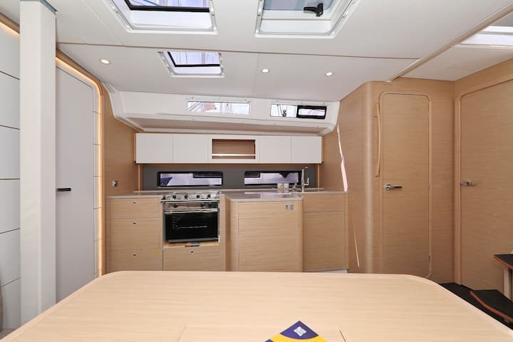 Primosten 12.75 m Für Charter Segelboot — #23480 - 23