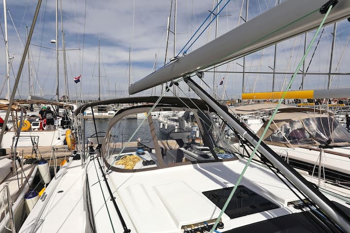 Primosten 12.75 m Für Charter Segelboot — #23480 - 8