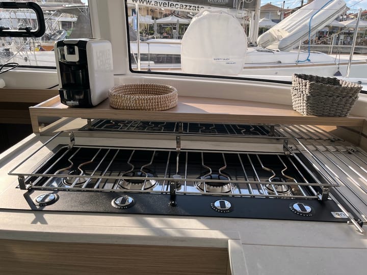  Catamarano Lagoon 43 (2025) per Noleggio, overcloccabile Lefkada | #23516 - 24