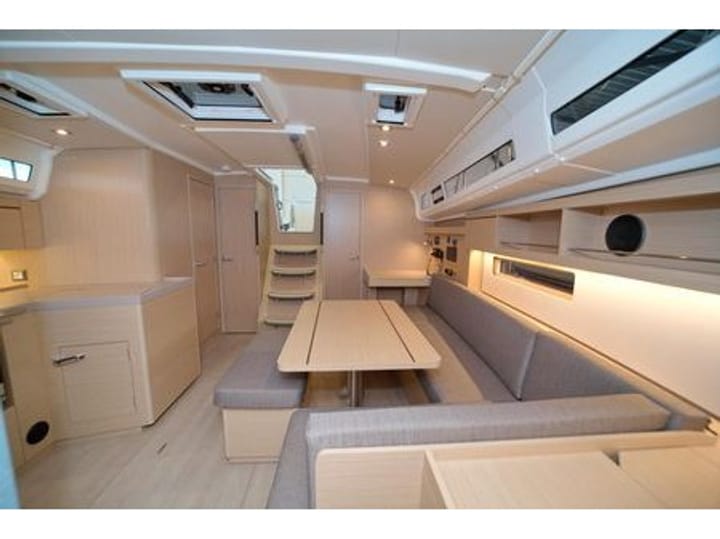 Voilier Beneteau Oceanis 40.1 (2024) pour Charter - Paros | #23531 - 2